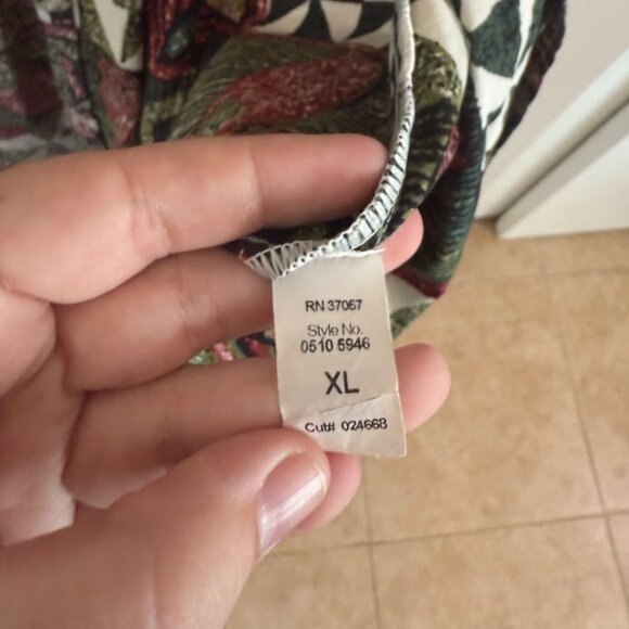 Cooke Street Hawaiian Shirt – XL, Patterned (Like New) - Picture 3 of 3